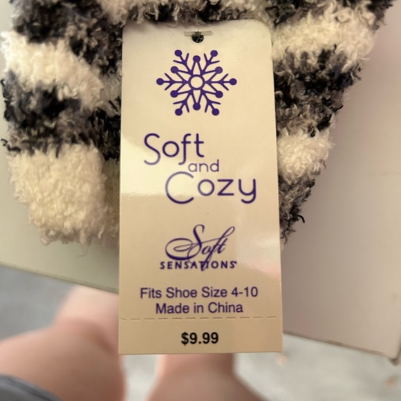 Fuzzy socks - Picture 2 of 2